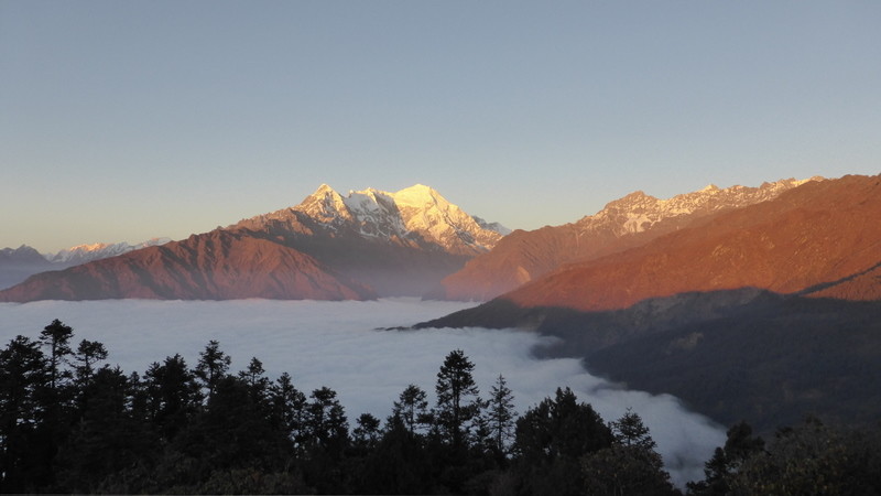 Couché de soleil sur le Langtang Lirun.