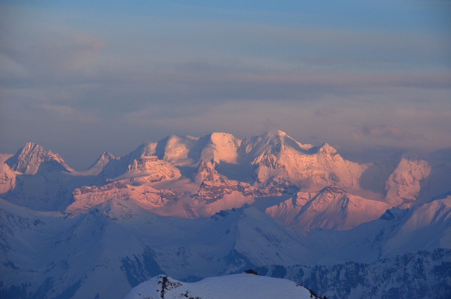 Blüemlisalp au crépuscule, vue du Gantrisch