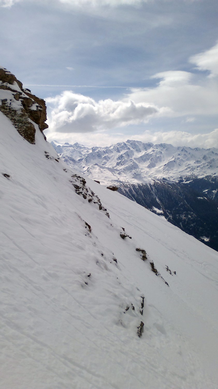 vue sur oueste dans la pente sommital NW