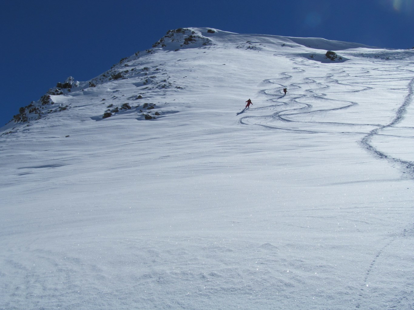 discesa su neve polverosa
