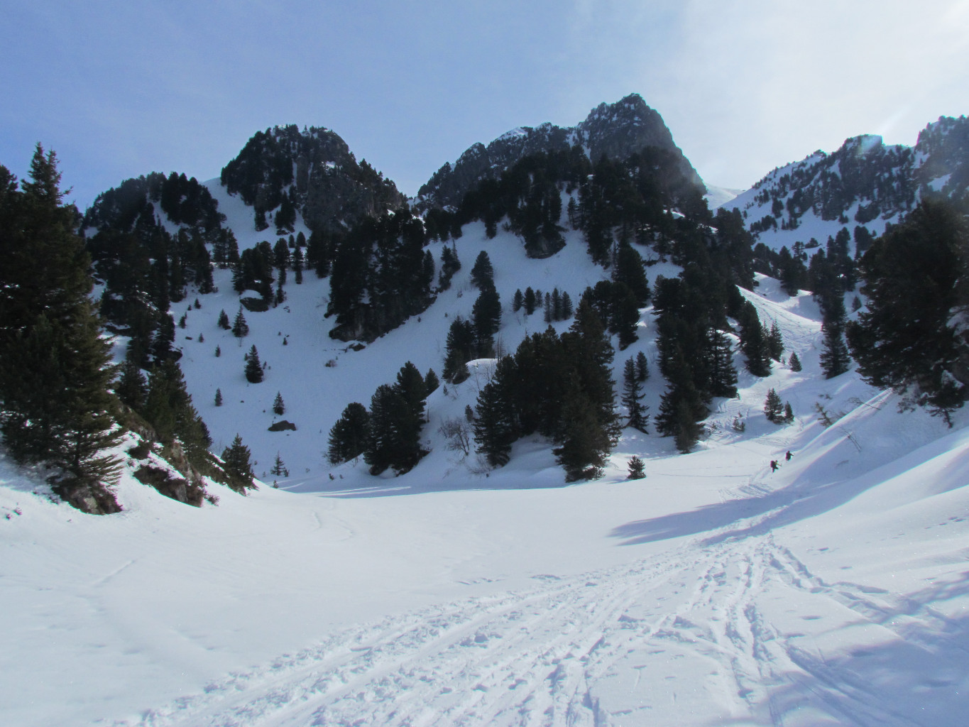 Lac des Pourettes - Brèche Robert au soleil au fond à froite