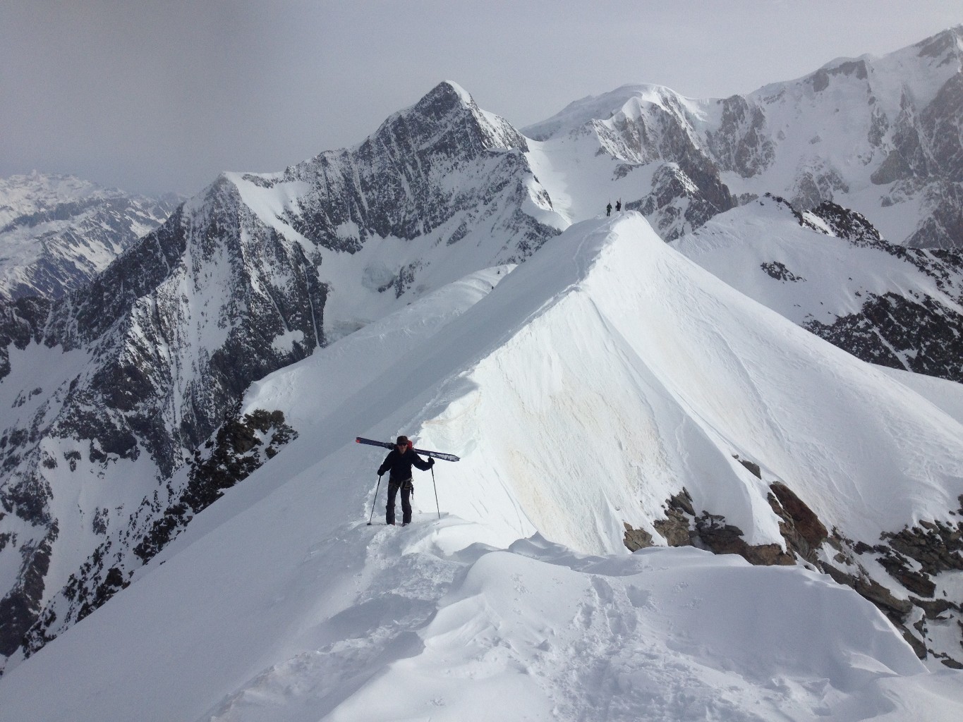 sur l'arête entre le Dôme central et W