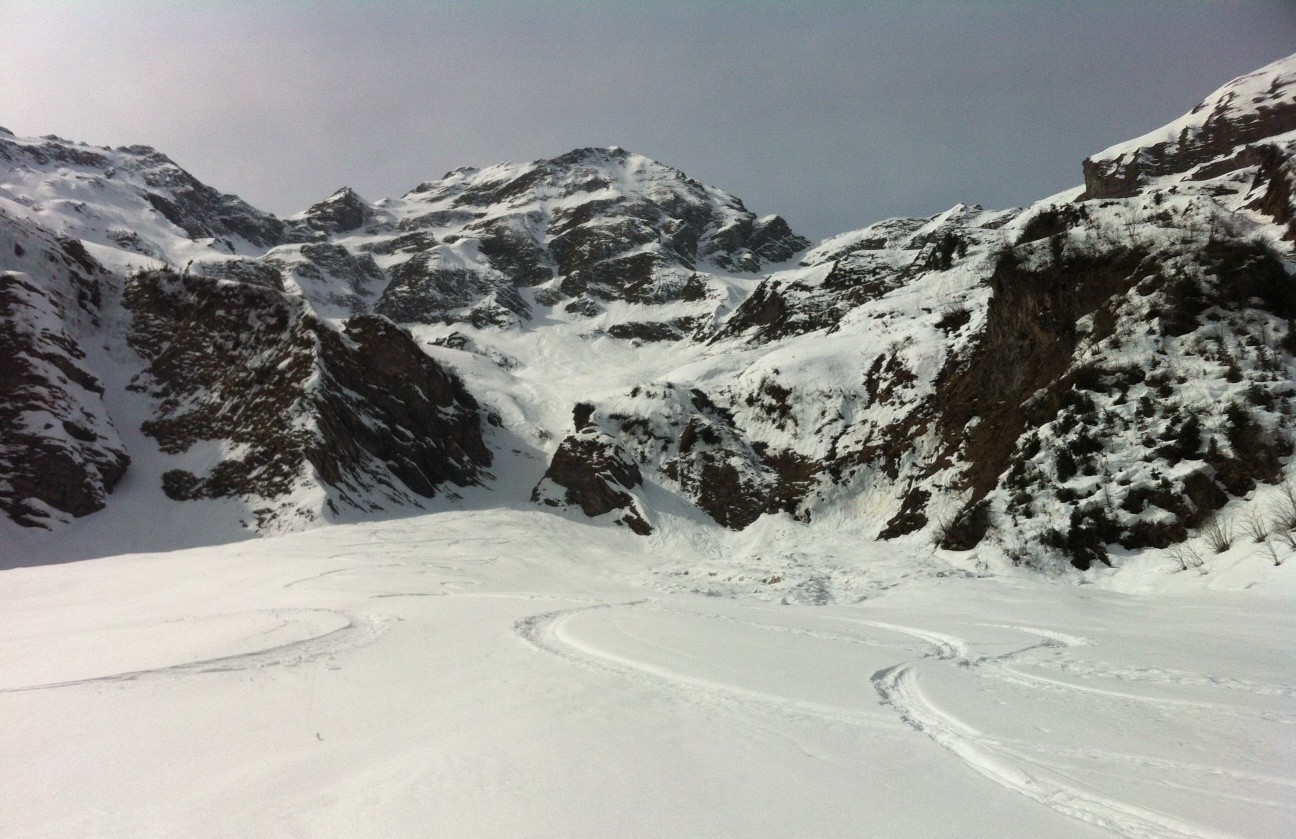 Au centre, le couloir d'accès au versant N du Winterhore
