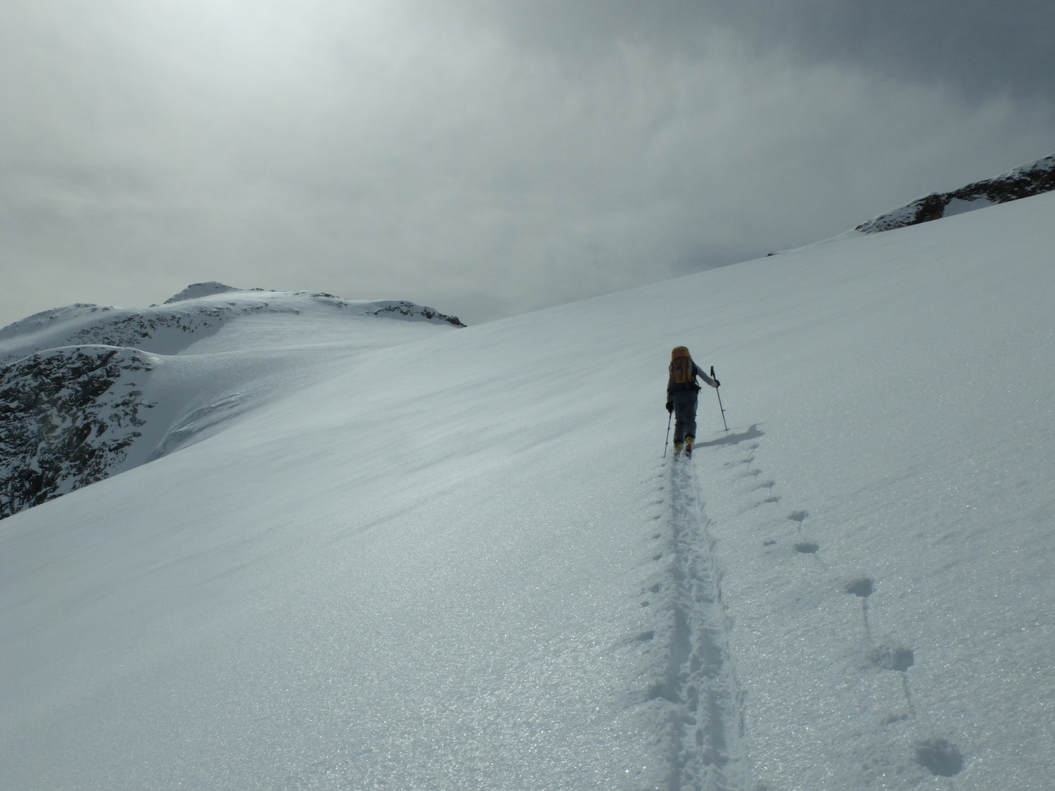 tracciando la brina verso la cima del Tossenhorn