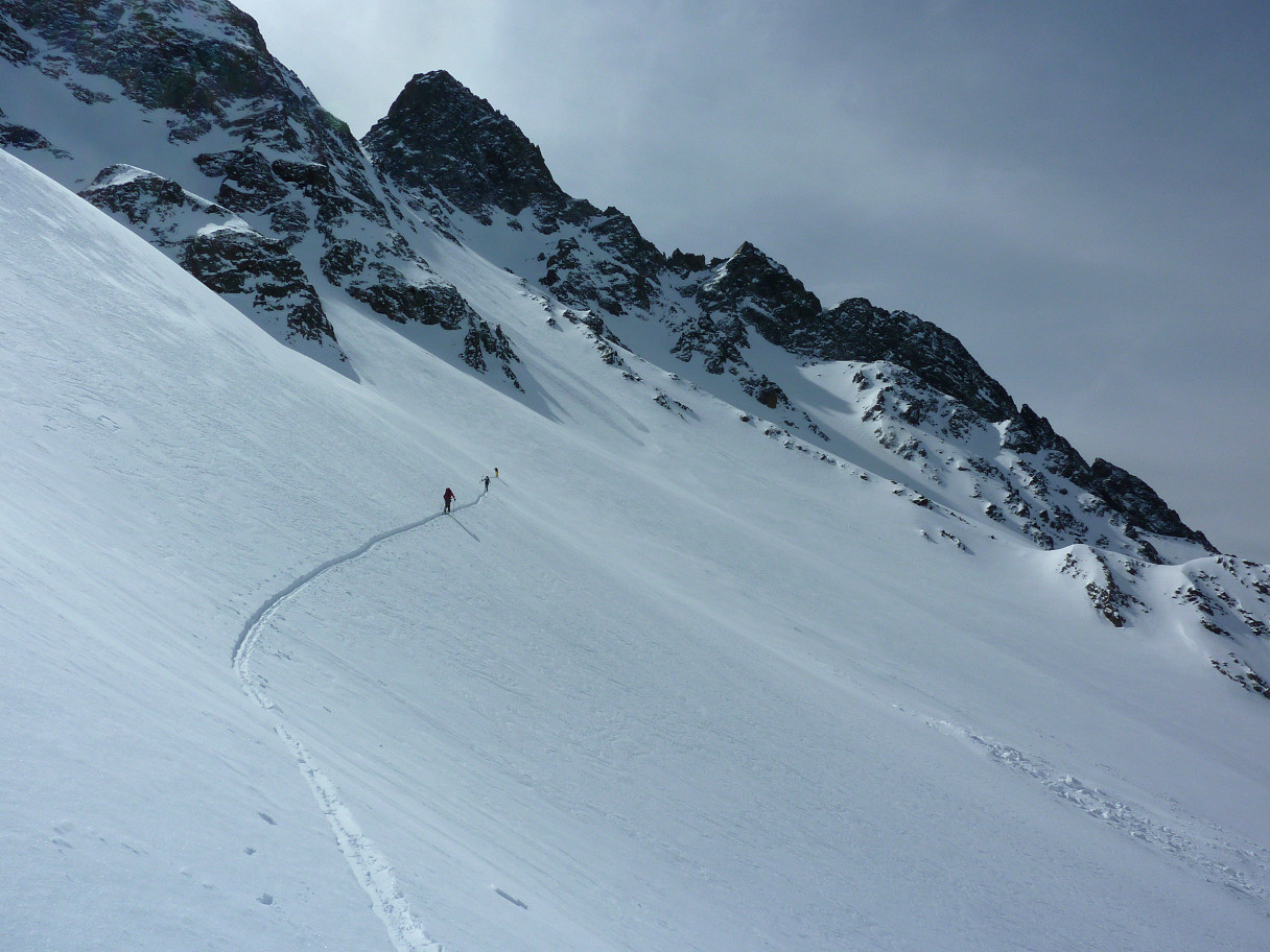 Brèche en vue, mais il reste encore plus de 500m !