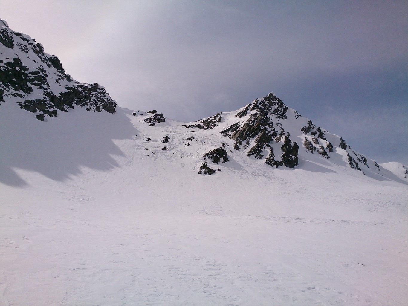 Dents du Grand Lé et facette NE à gauche