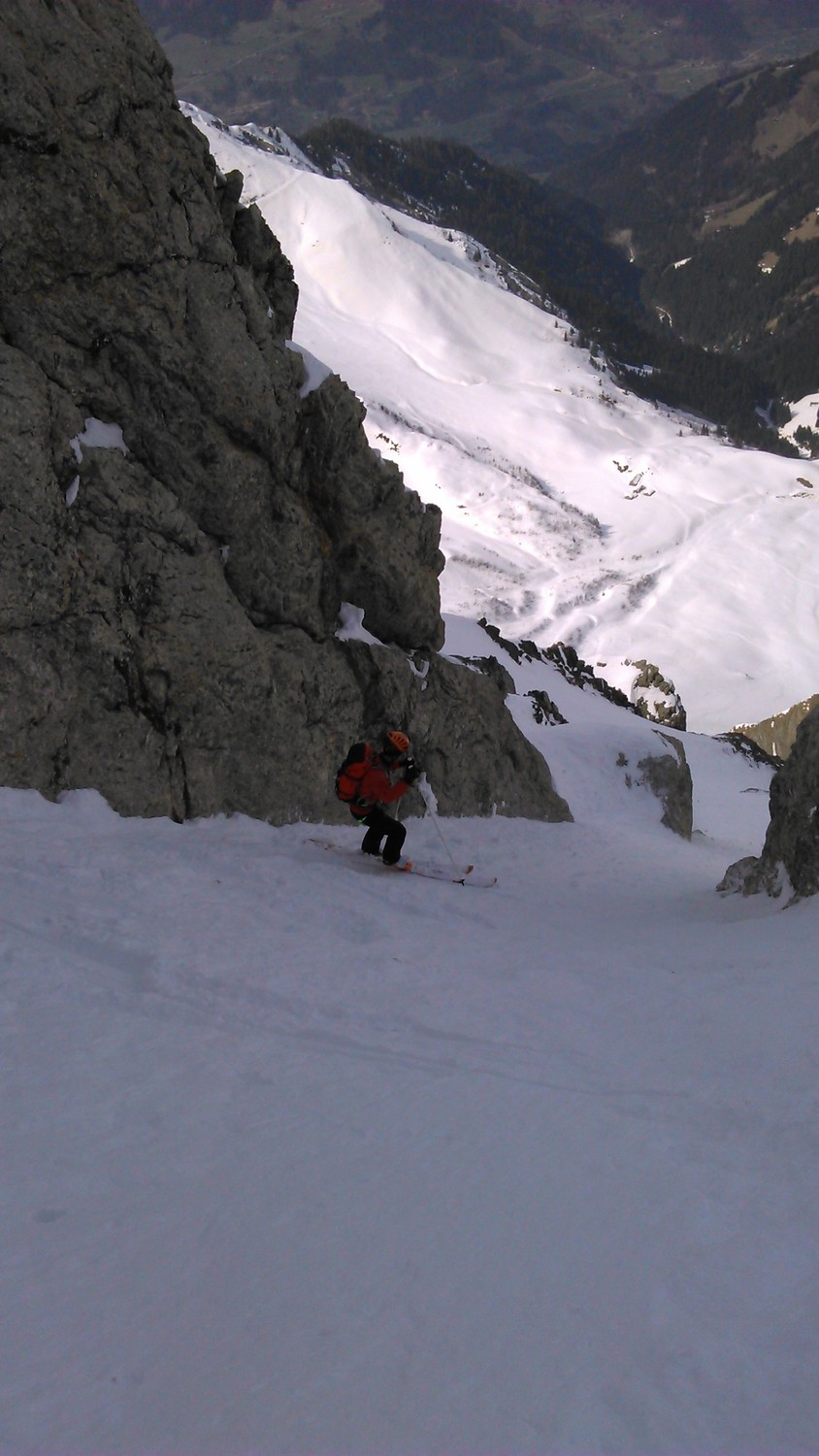 thomas in action dans le couloir