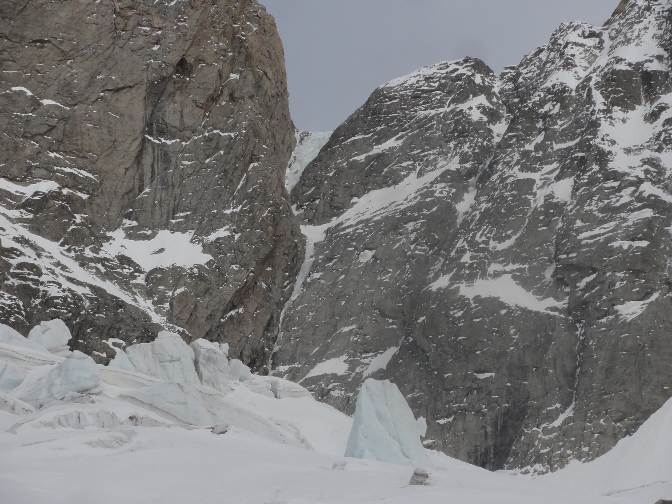 Plus sec que la photo laisse penser (goulotte ouest col des ptites jorasses)