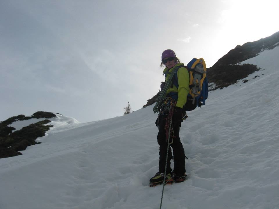 à la sortie du couloir sur la gauche