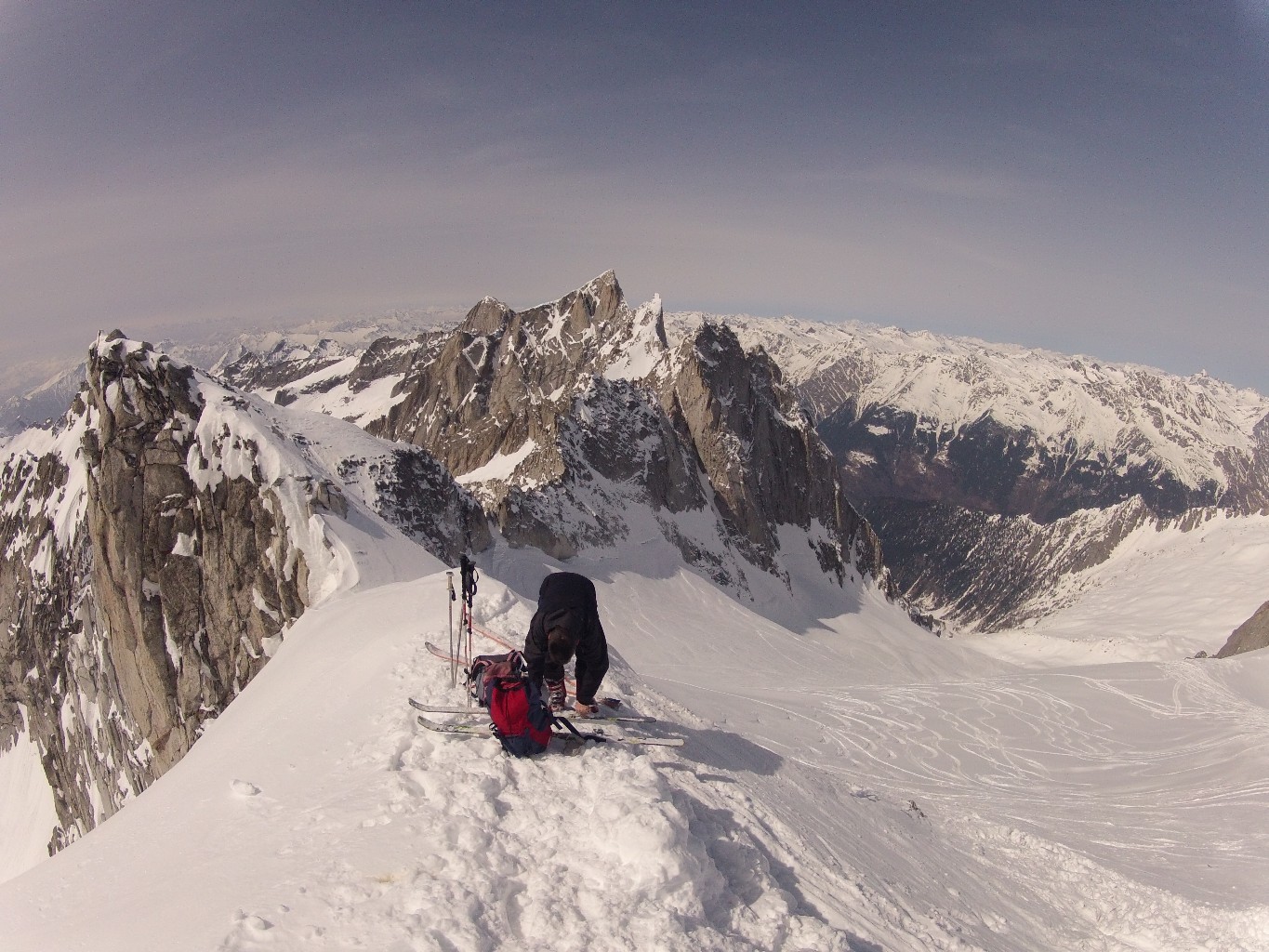 tolti gli sci sotto la cima