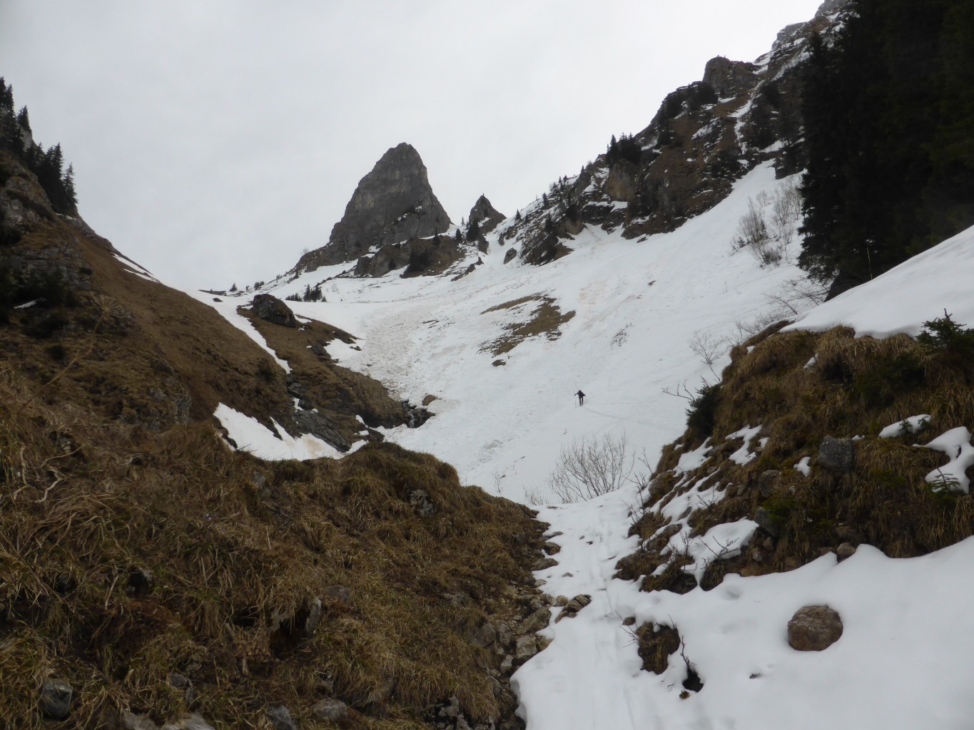 Montée au col de la Croix