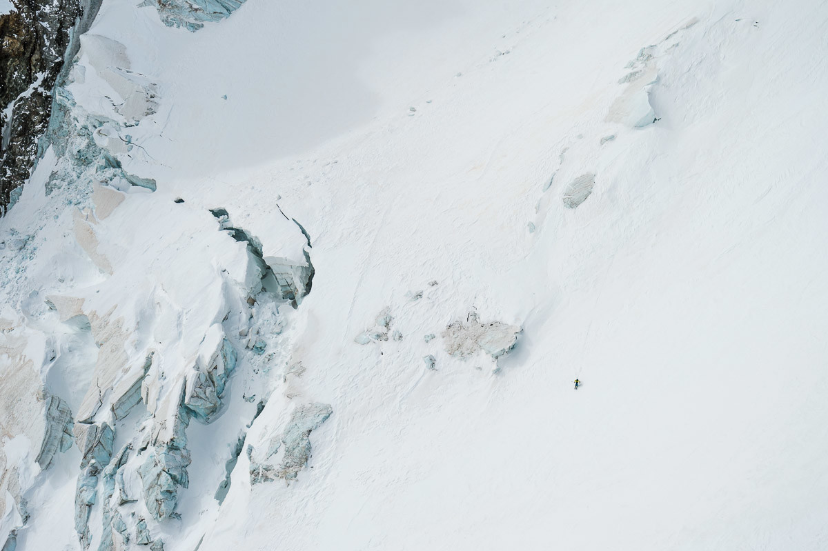 Attaque sur le glacier de l'homme.