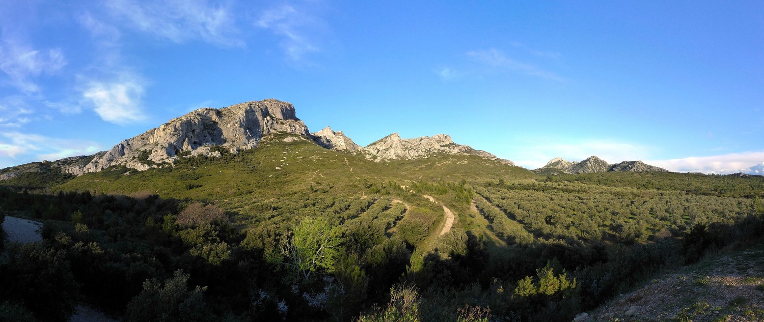 Panorama vers la falaise d'Aureille