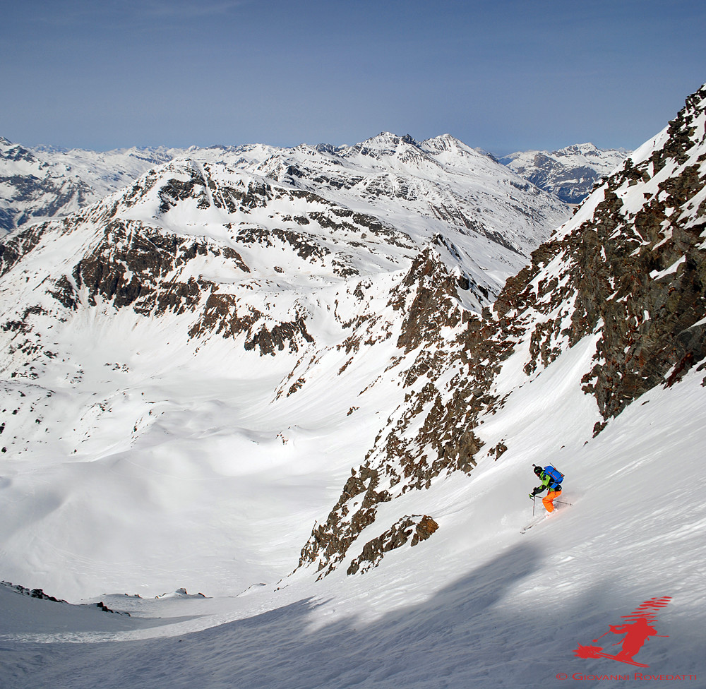 Scendendo nel Canalone Cantrale al Pizzo Stella 3163m