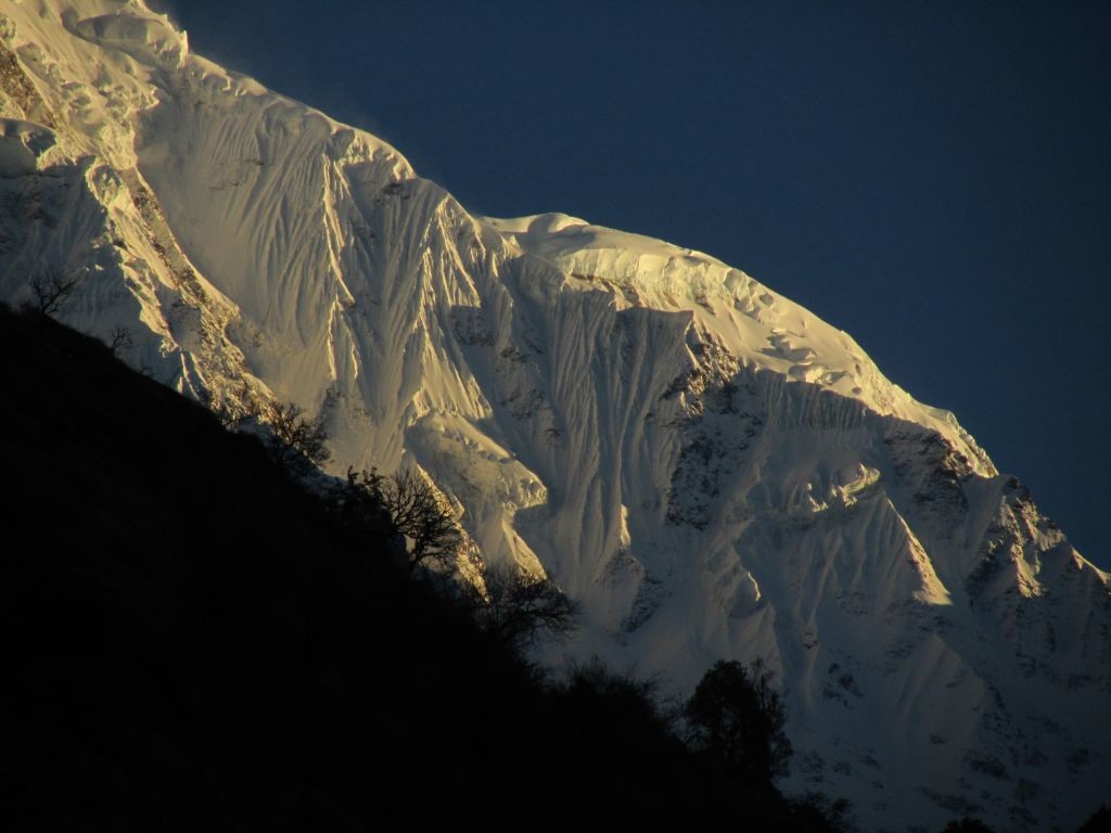 Les goulottes du sommet sud des Annapurnas