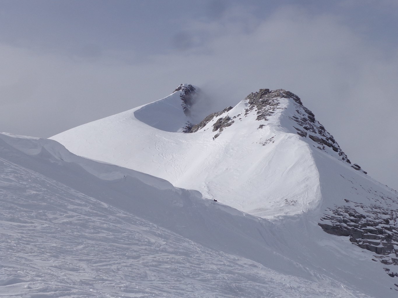 Arrivée au col, le sommet n'est plus très loin