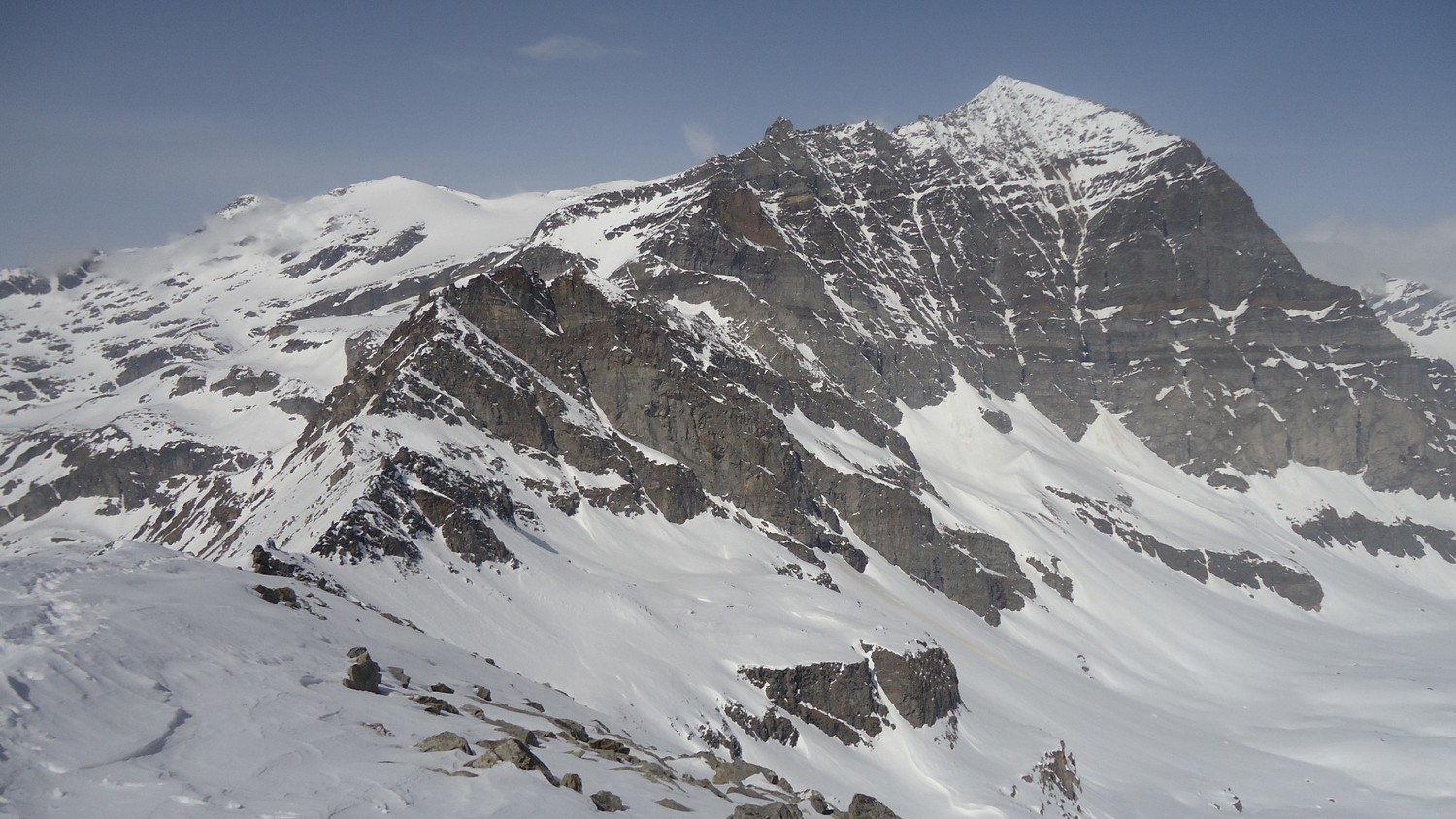Punta Valgrande: panorama sul M. Leone dalla cima