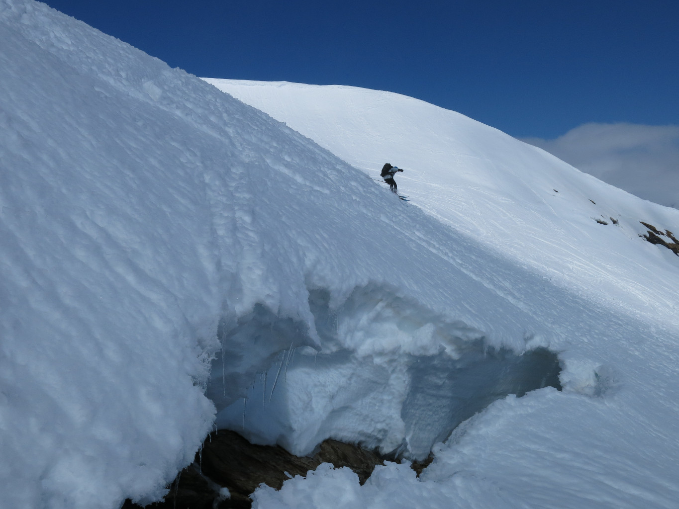 Hauteur de la fissure, plus de 2 métres