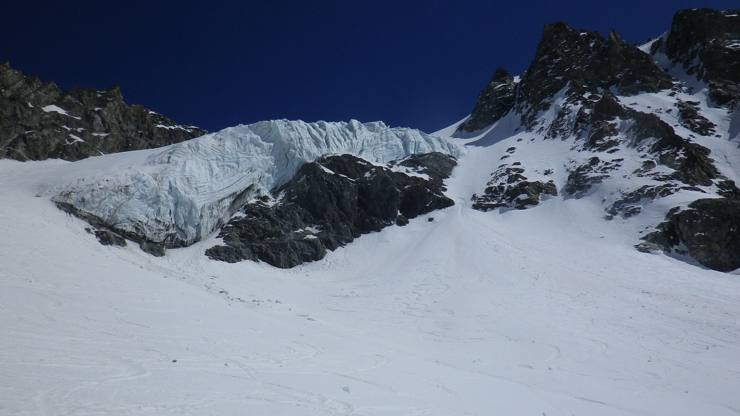 Sérac du glacier de la dent de Bertol