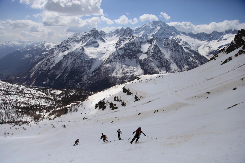Sui bei pendii per l'alpe Entova