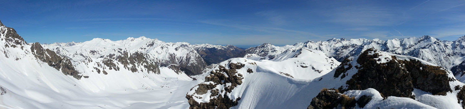 Panorama au sommet du pic de Saoubiste