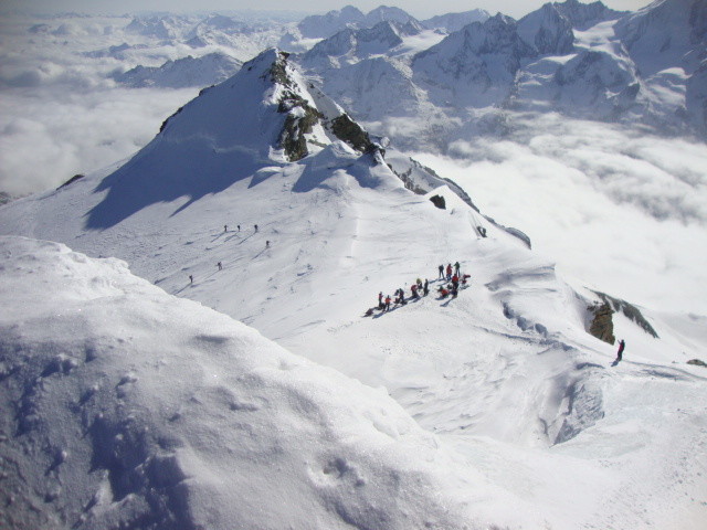 Dépose des ski depuis le sommet