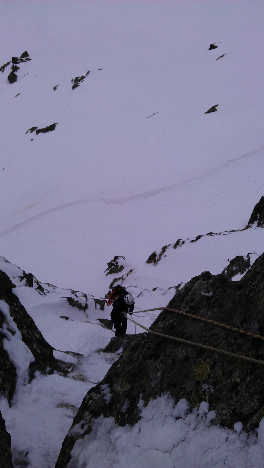Descente en rappel après le sommet S