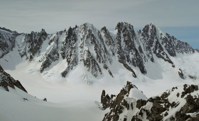 3 skieurs ds le col de cristaux