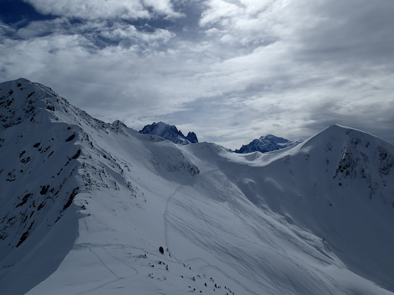 descente vers le Col entre la Pointe du Van et la Croix de Fer