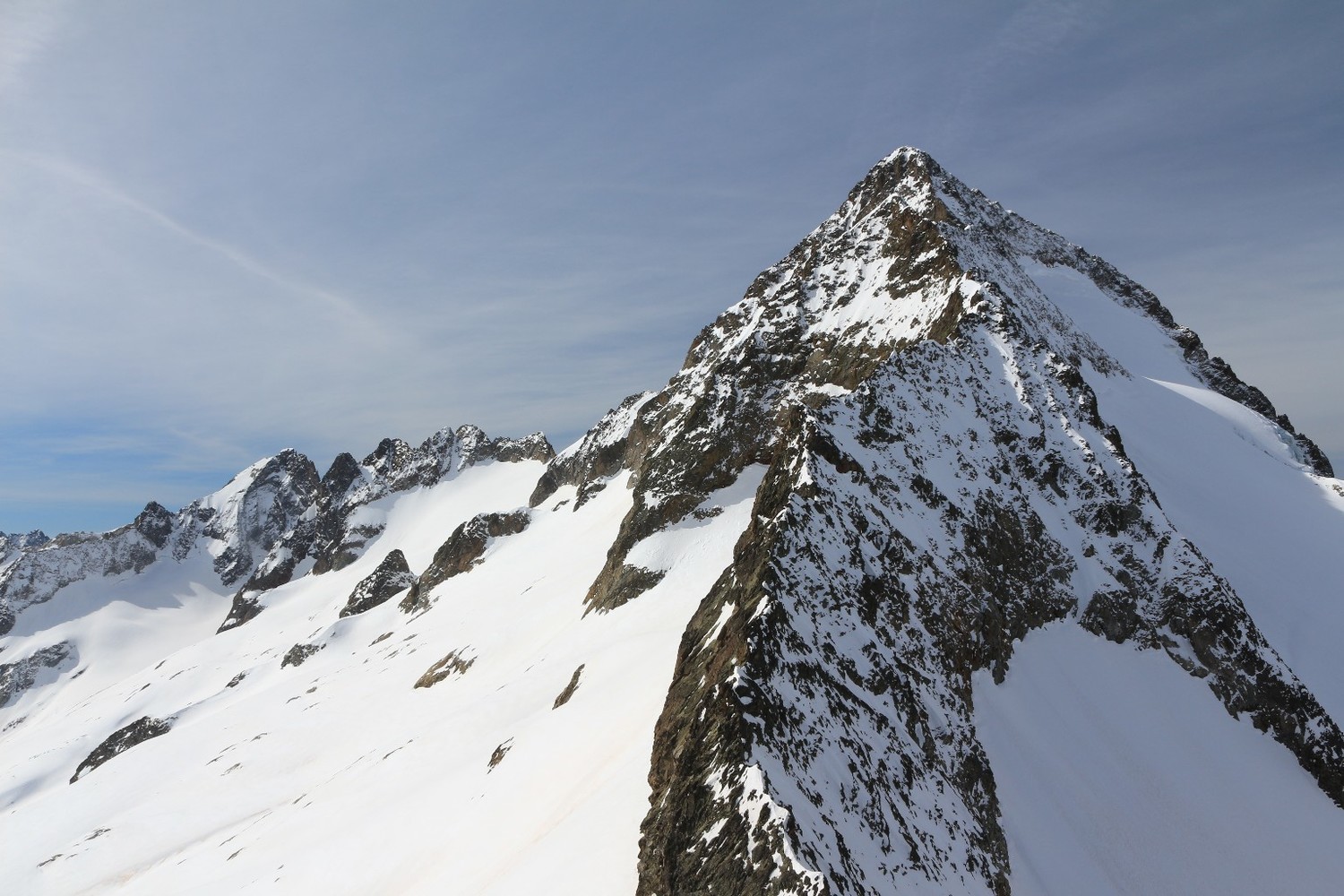 La Roche de la Muzelle vue du Petit Roux