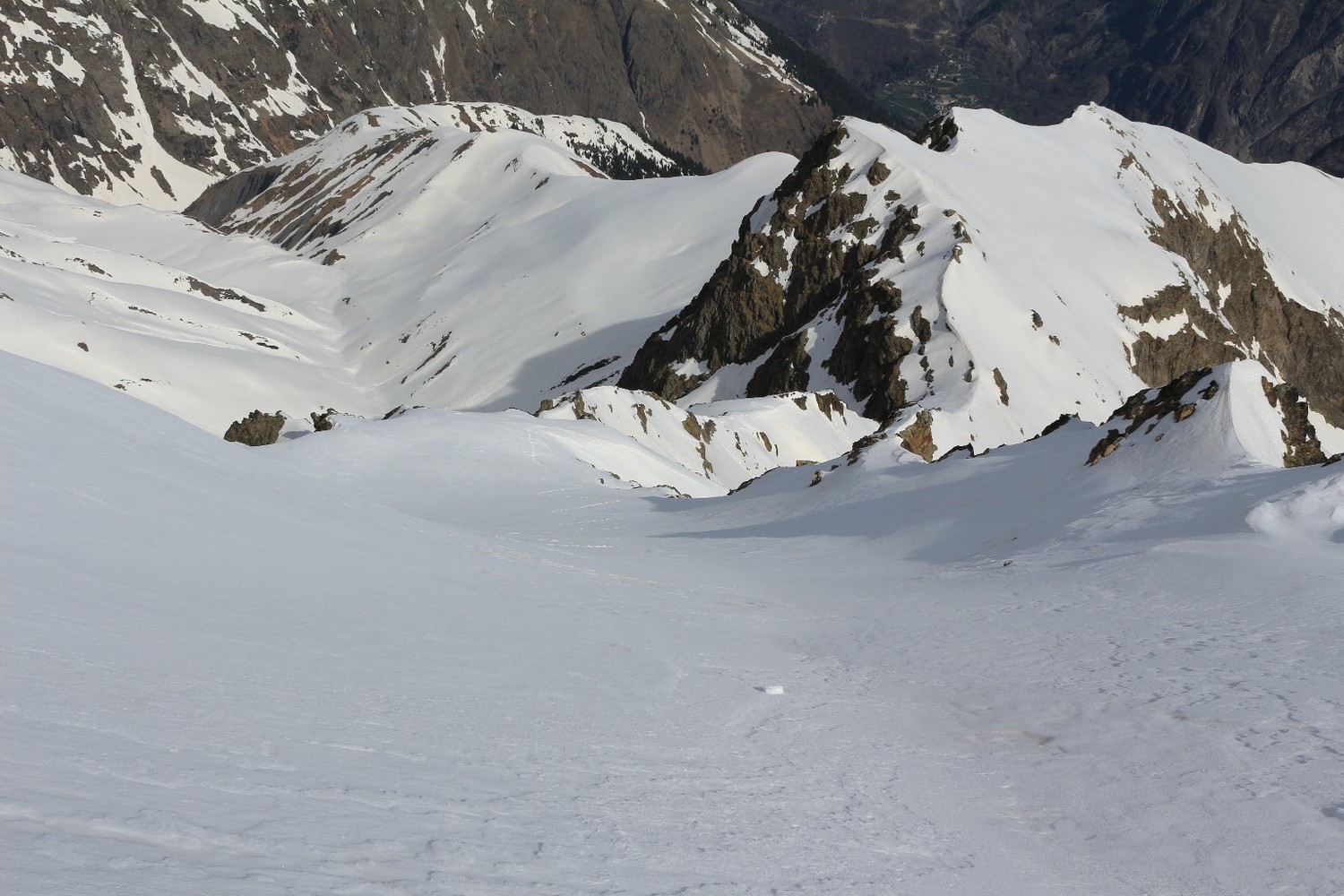 La facette NW du Petit Roux vue du sommet