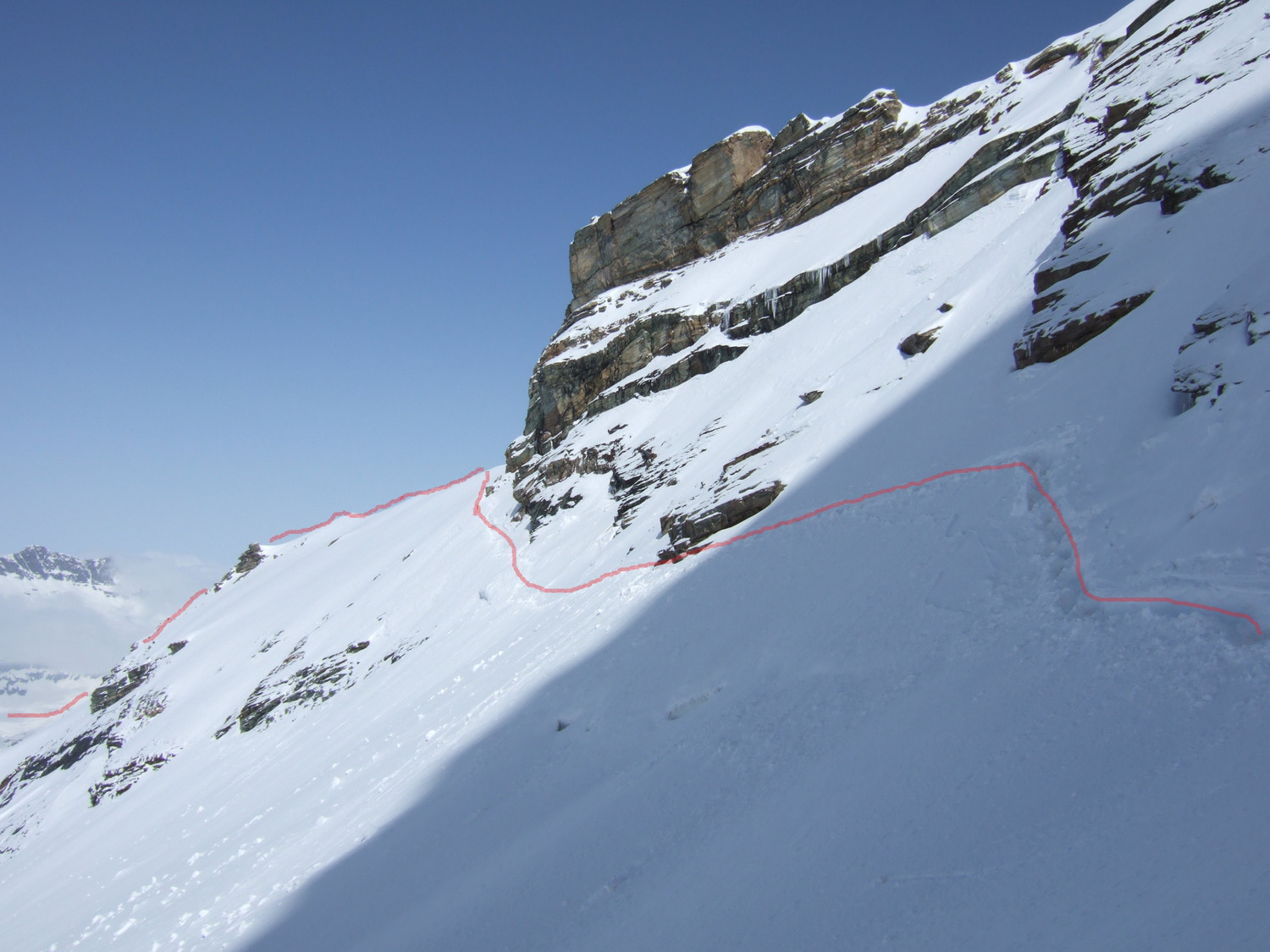 Le contournement du ressaut principal sur la crête