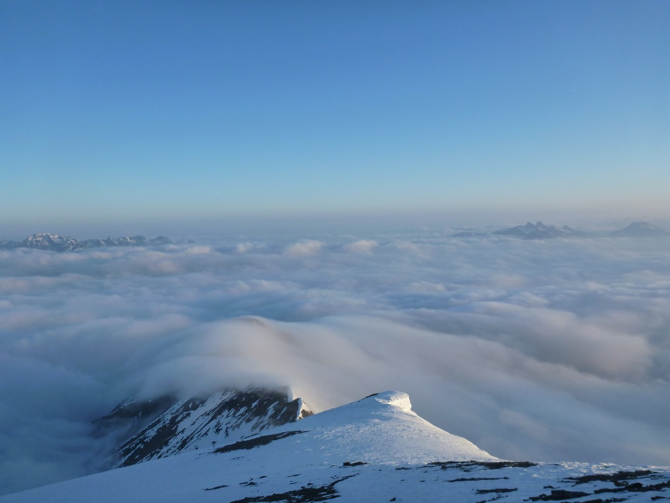 Quoi de mieu comme temps au réveil... une bonne mer de brouillard