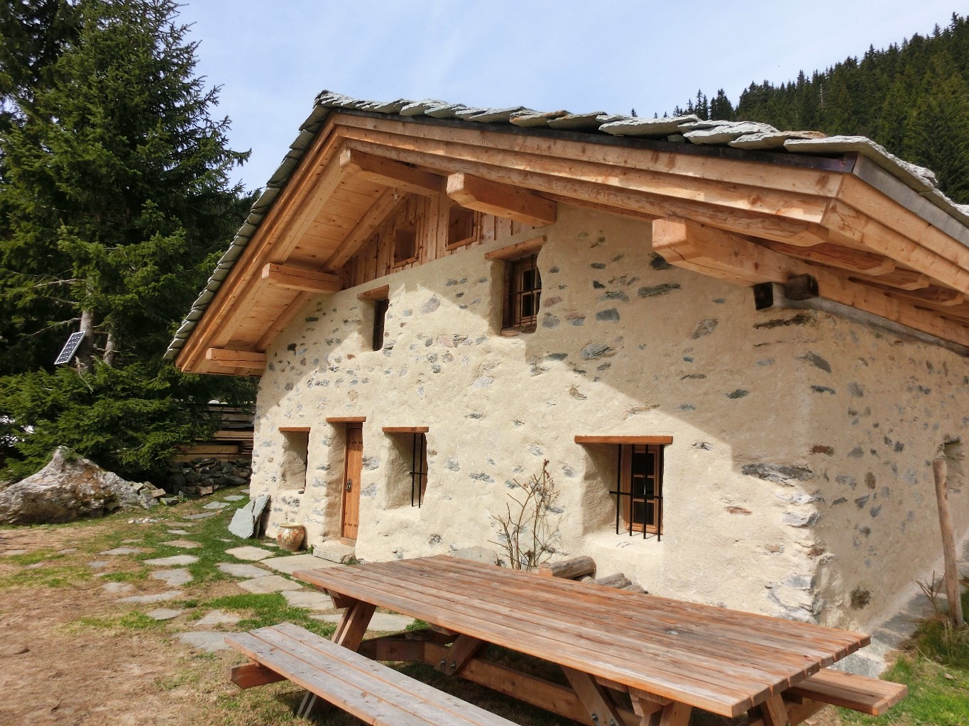 super rénovation à la chaux, alors que se marient ce jour 2 géants de cette m...de ciment