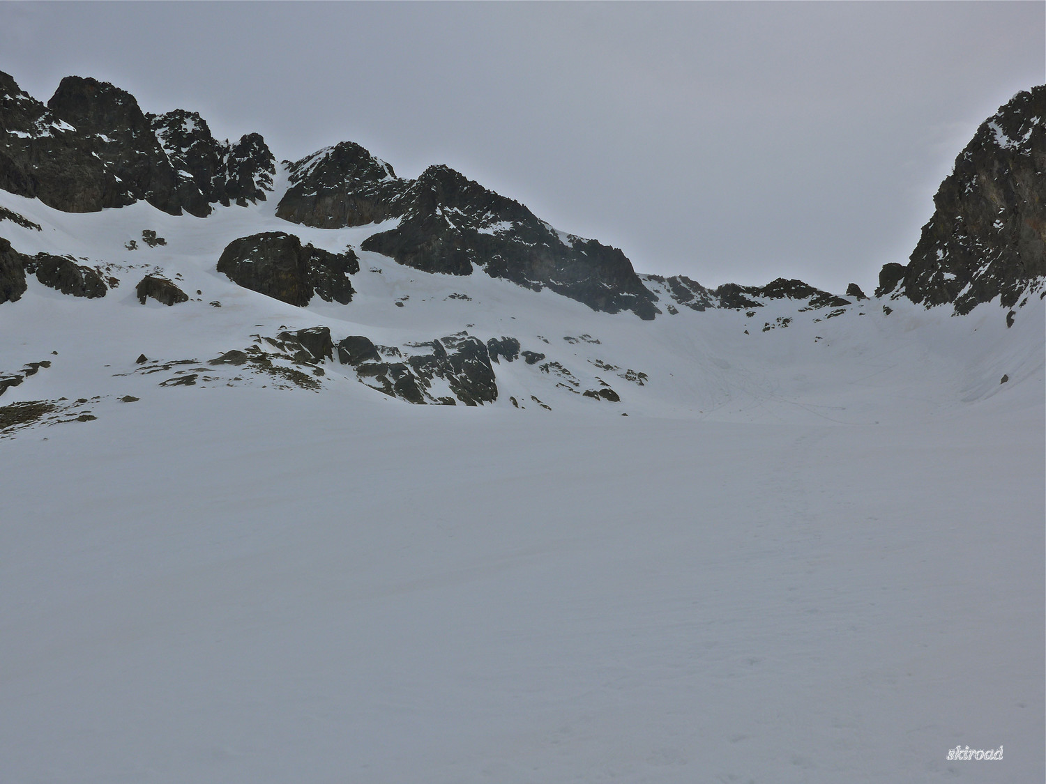 Remontée à la Brèche Cabri sous le Couloir NW de la Pte Vernet.