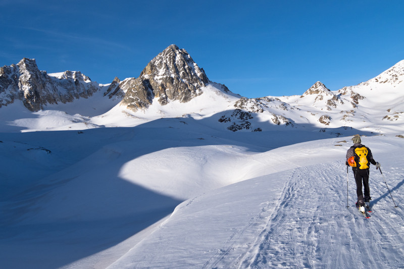 A gauche, le col du Thabor entre le Mont et le Pic. C'est beau et on est seuls