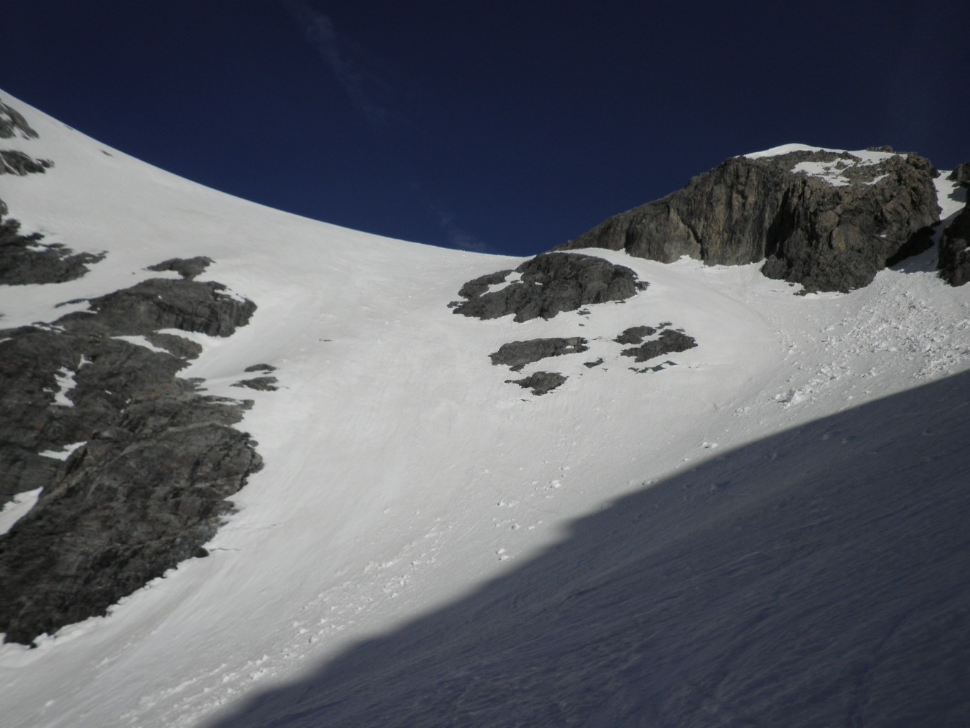 la pente permettant d'éviter le couloir encombré