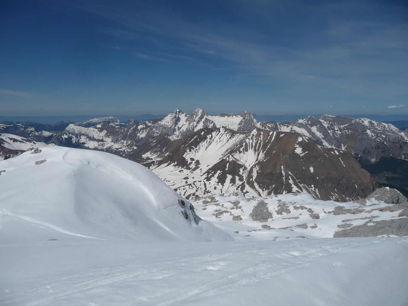 les Bornes. reste plus beaucoup de neige