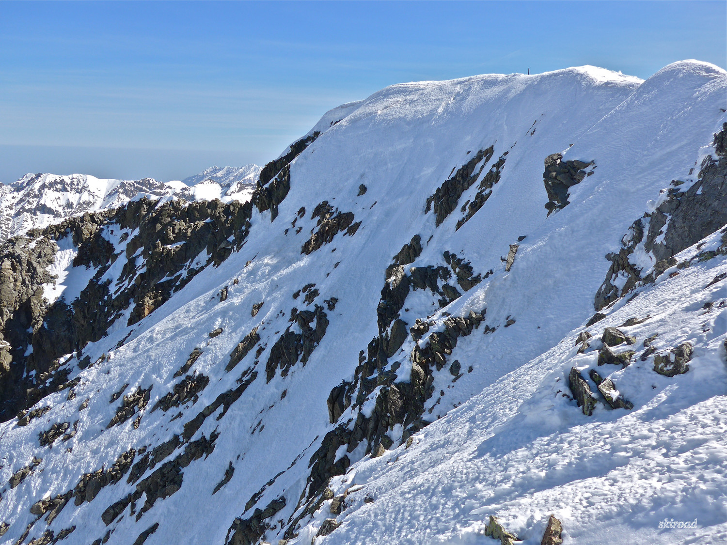 Le haut de la pente sommitale N.