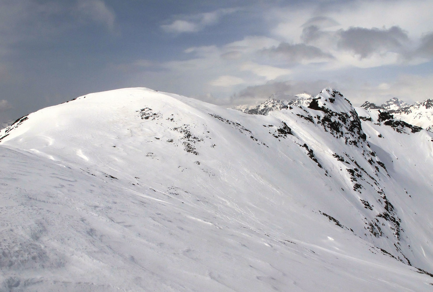 Pizzo Coppetto; la spalla 3060 m IGM. Sulla destra la vetta, 3066 m.