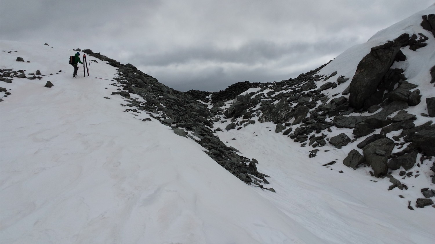 au col d'Hannibal, il y a un mur, c'est qui qui l'a construit ?