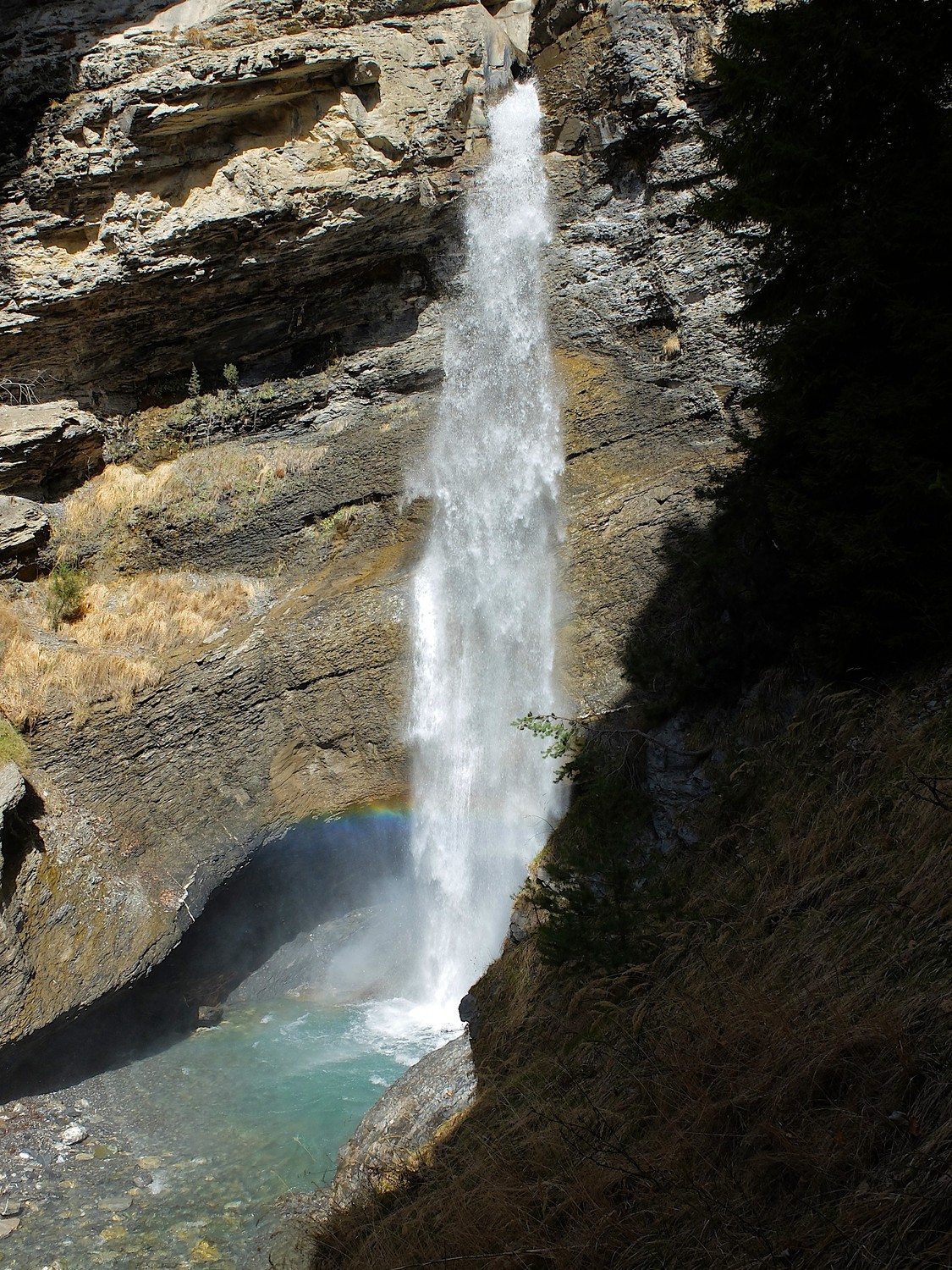 La cascade entre Tschachtela et Tschampedu.