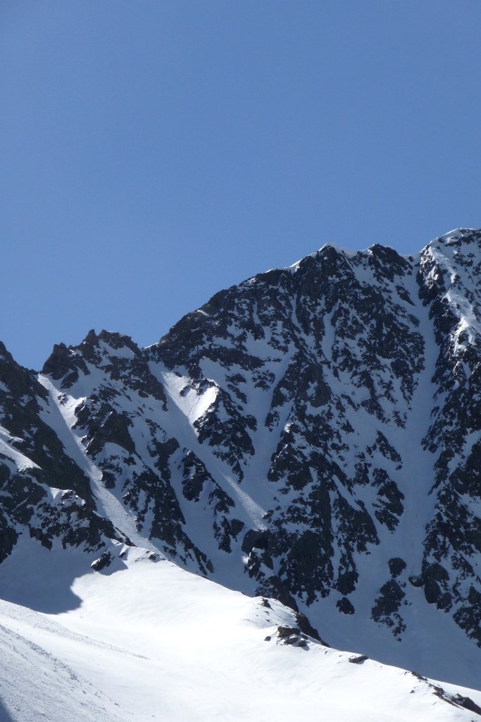 Col d'Aillot et Couloir N du Point 3007 vus depuis la montée au Glacier Courbe