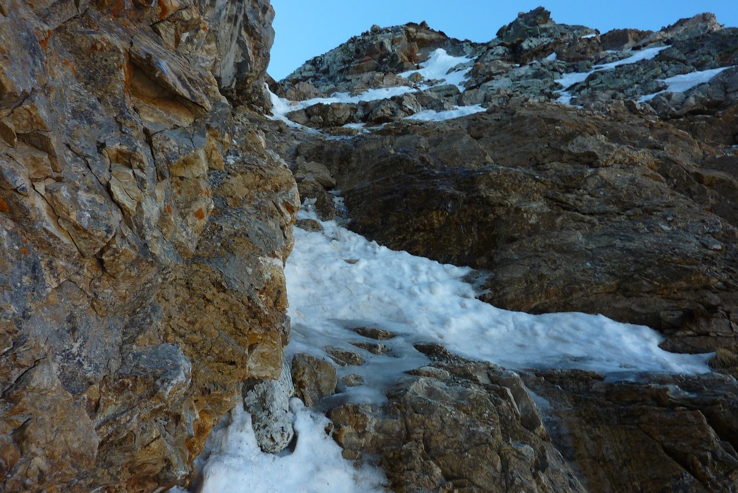 Premier ressaut et le mixte sur le haut avant la glace plus loin