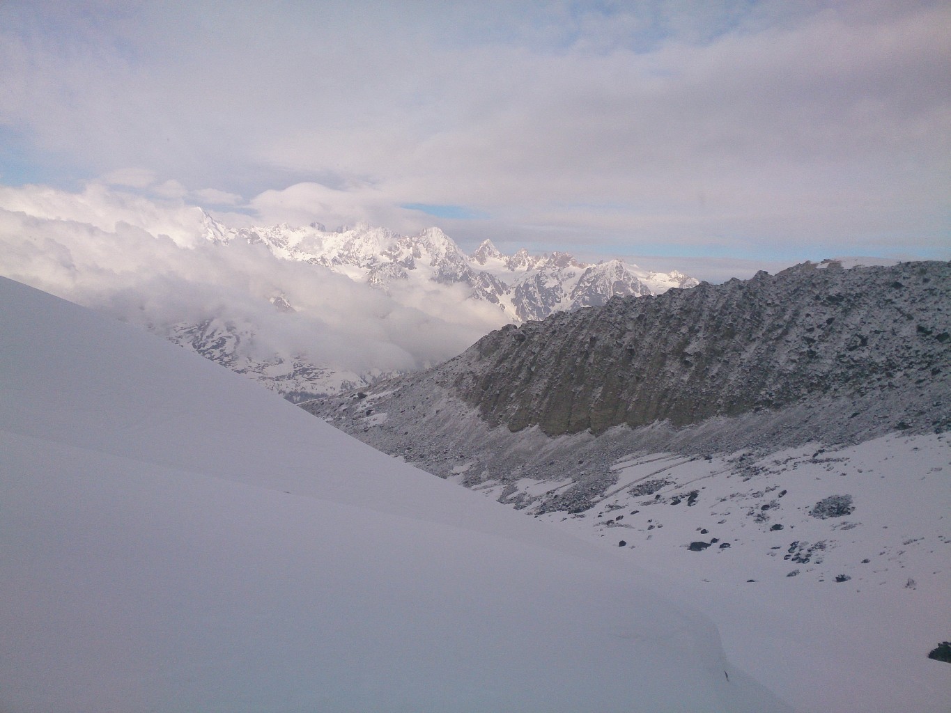 Le beau temps arrive, sur le Glacier de Boveire