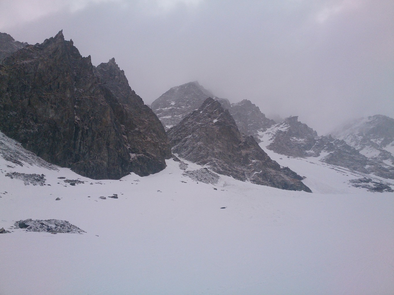 Bientôt au pied du couloir... pour 700m de montée