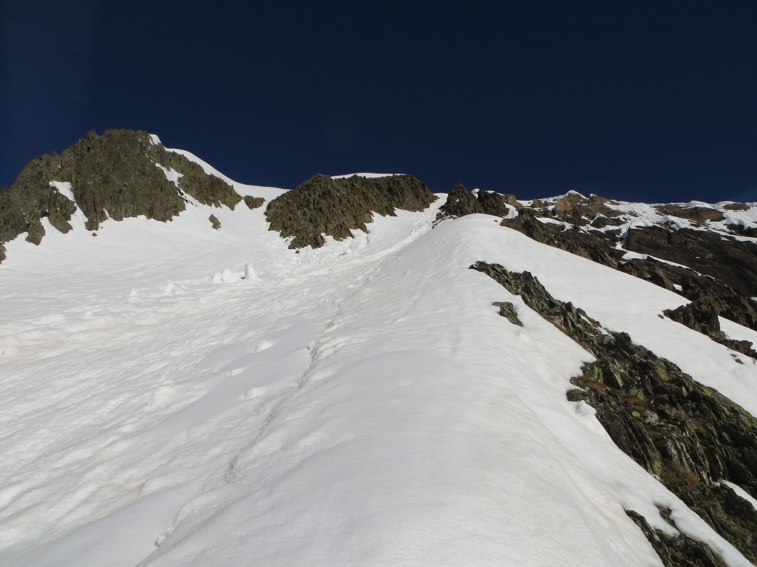 Fin de l'arête et accès aux pentes supérieures