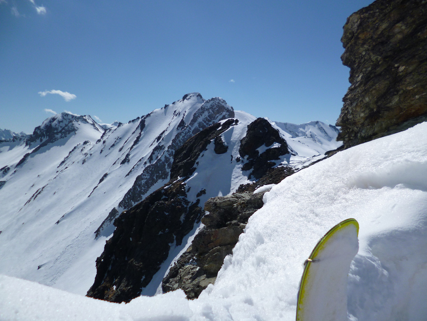 col sur arrête sommitale,avec vue sur Piz Turba