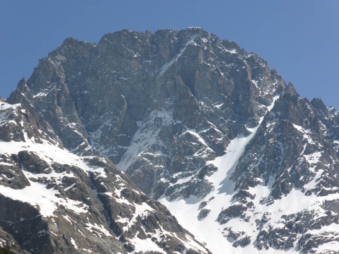 Le Glacier Long d'Ailefroide sous le soleil de l'après-midi