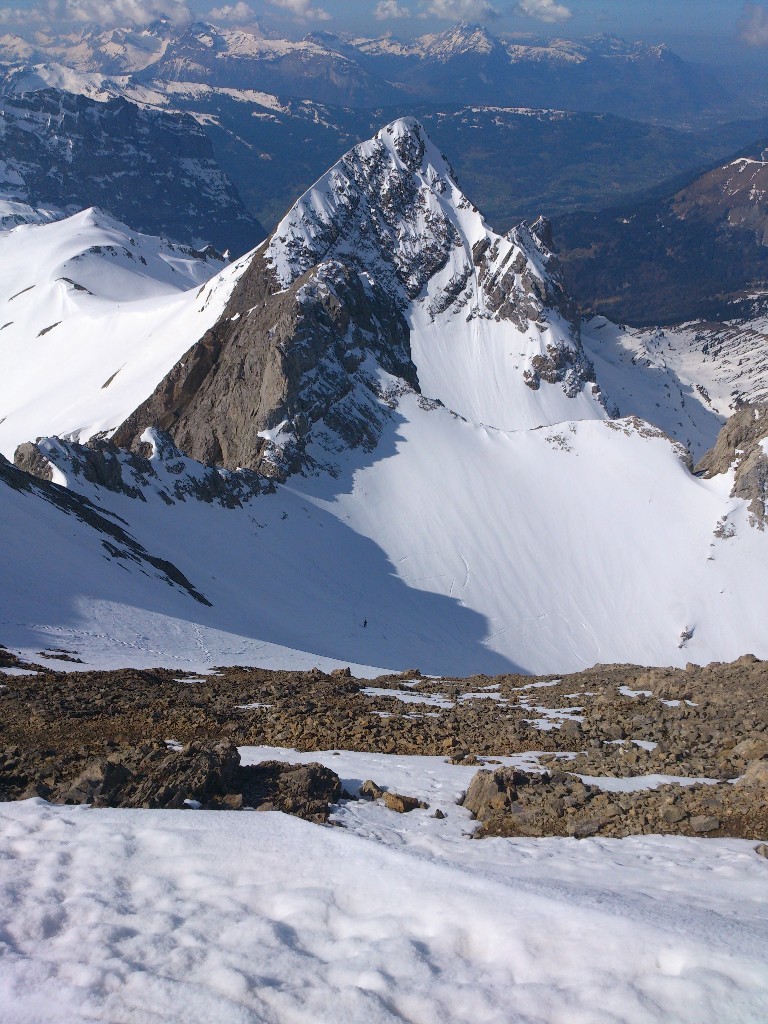 manque un peu de neige au sommet